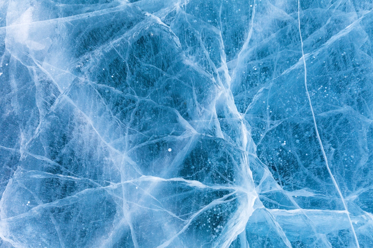 Uitvergrote foto van ijs wat lijkt op crystal meth. 